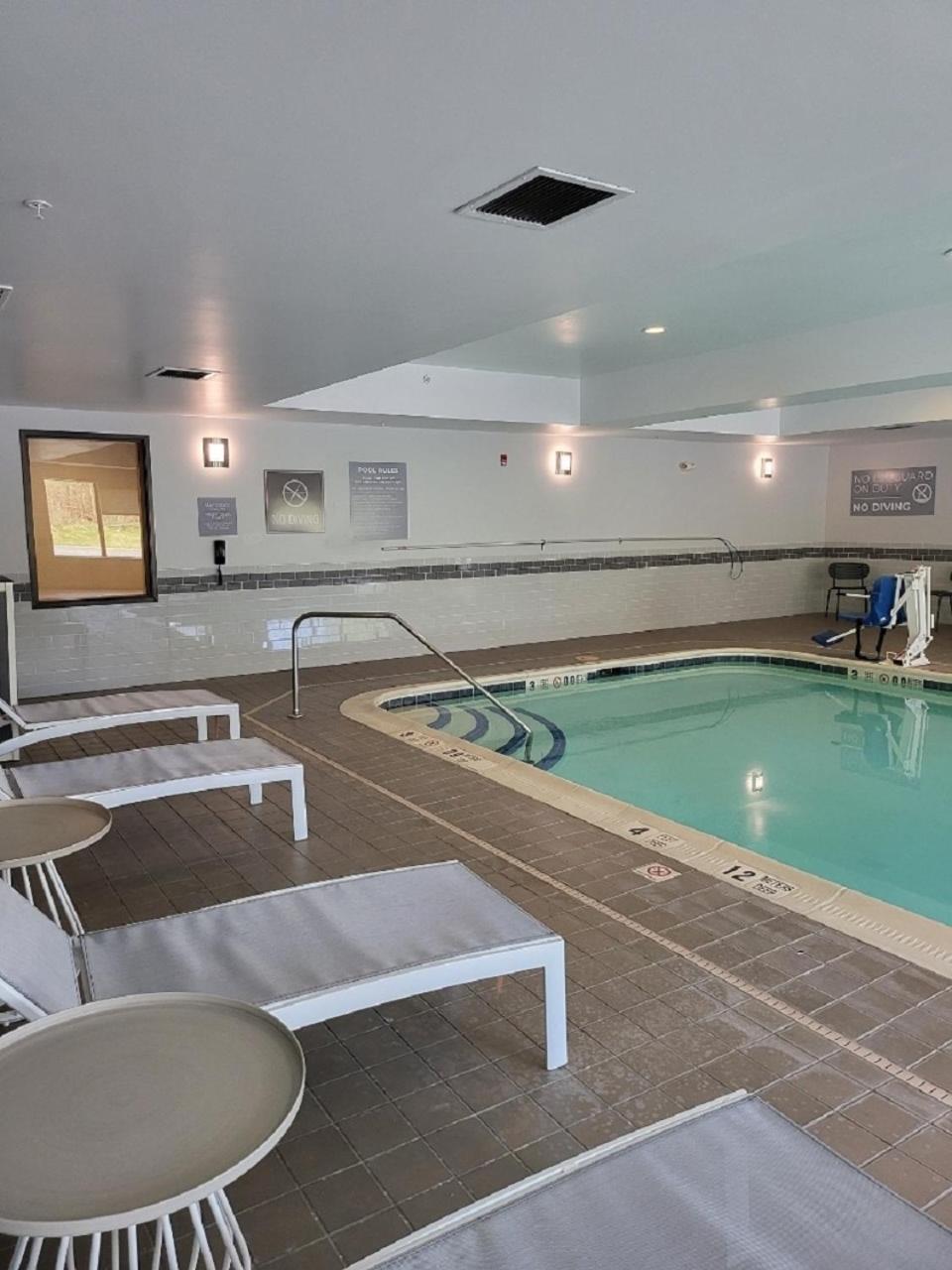 Spark By Hilton Erie Kearsarge Exterior photo
