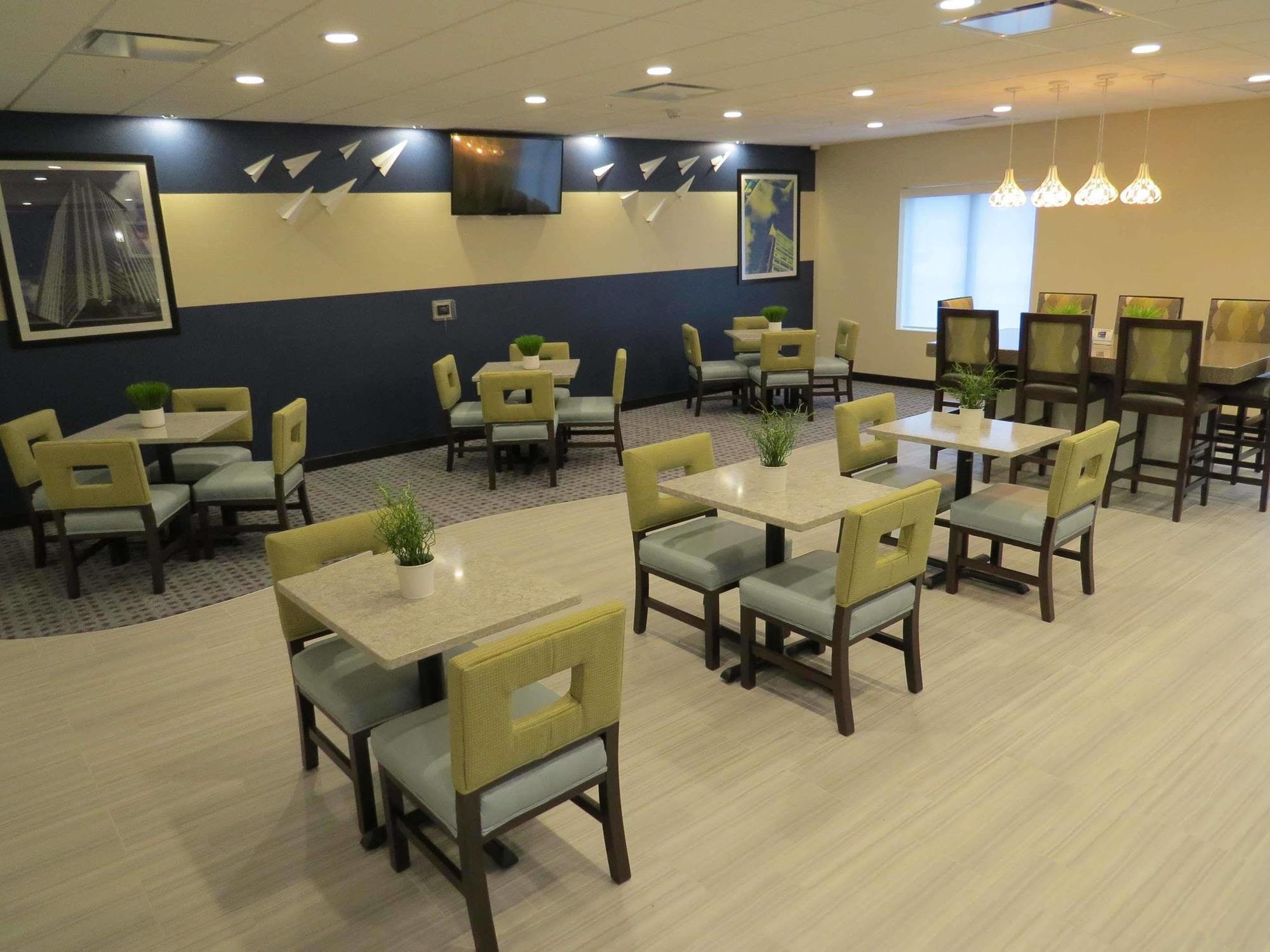 Spark By Hilton Erie Kearsarge Exterior photo